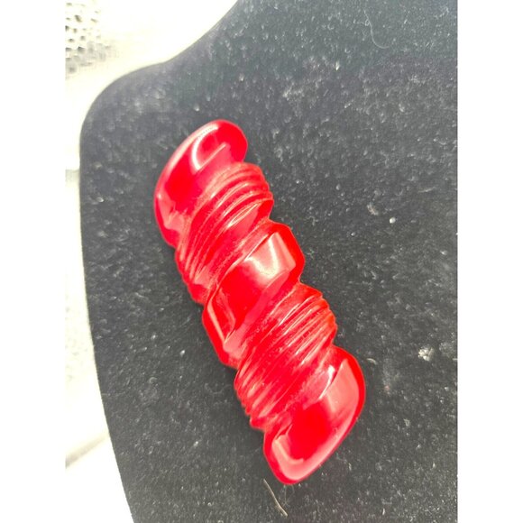 Red Cherry Carved 1930s BAKELITE brooch 2.5 inch long and 1 inch wide - Picture 5 of 6